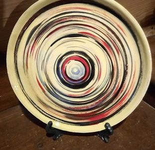 assiette jaune et noire.jpg