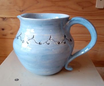 cruche bleue fleurs.jpg